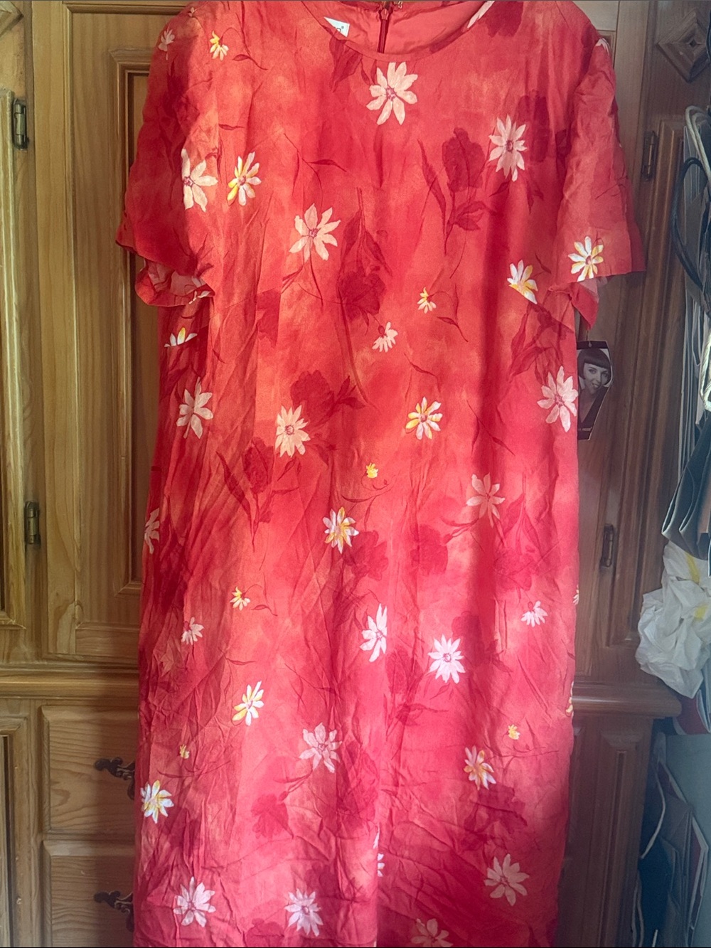 Donna Ricco  Coral-Red Floral Short Sleeve maxi dress great for any occasion.